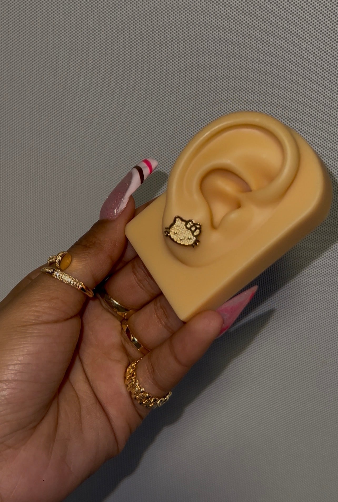HK Face Studs