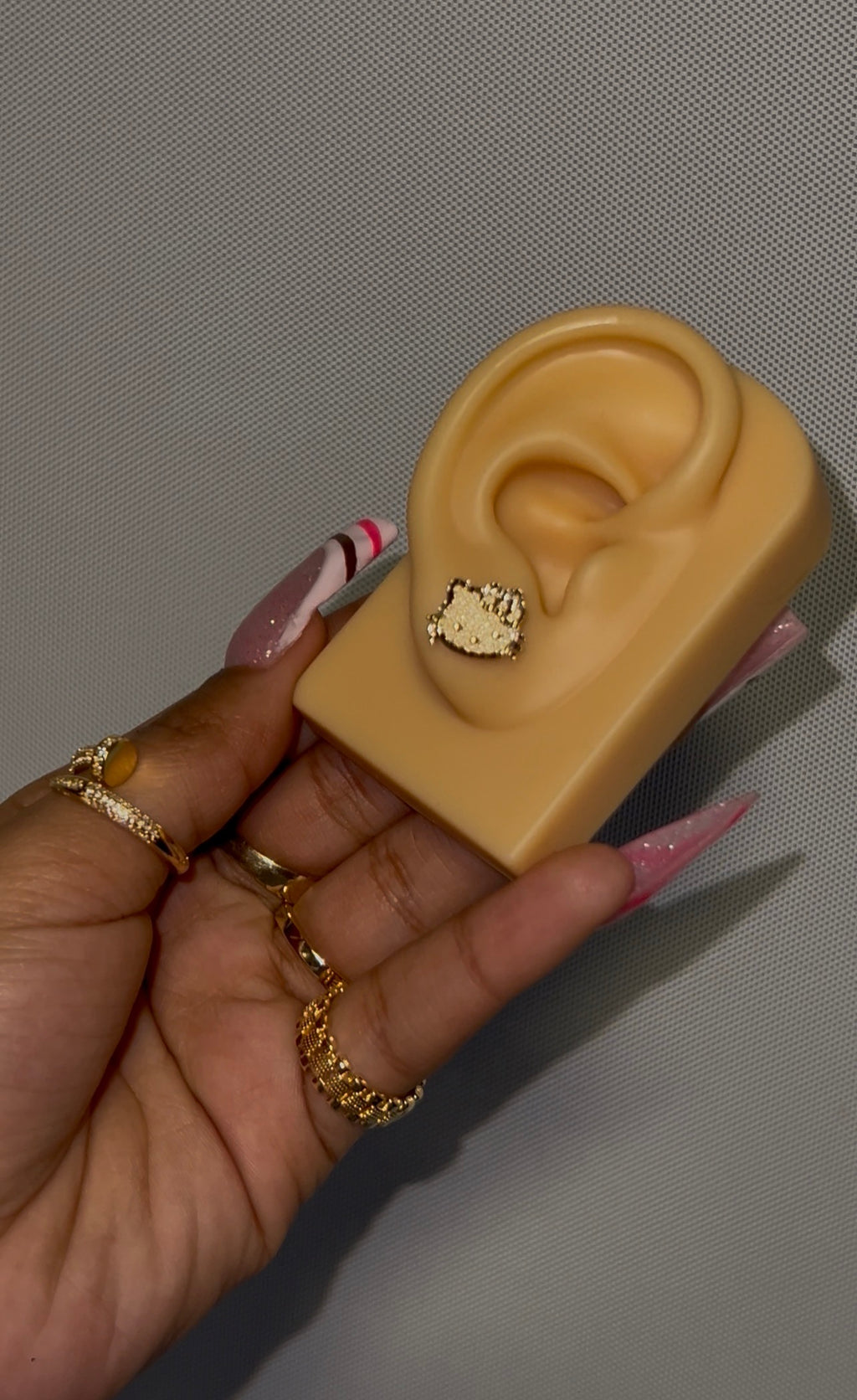 HK Face Studs