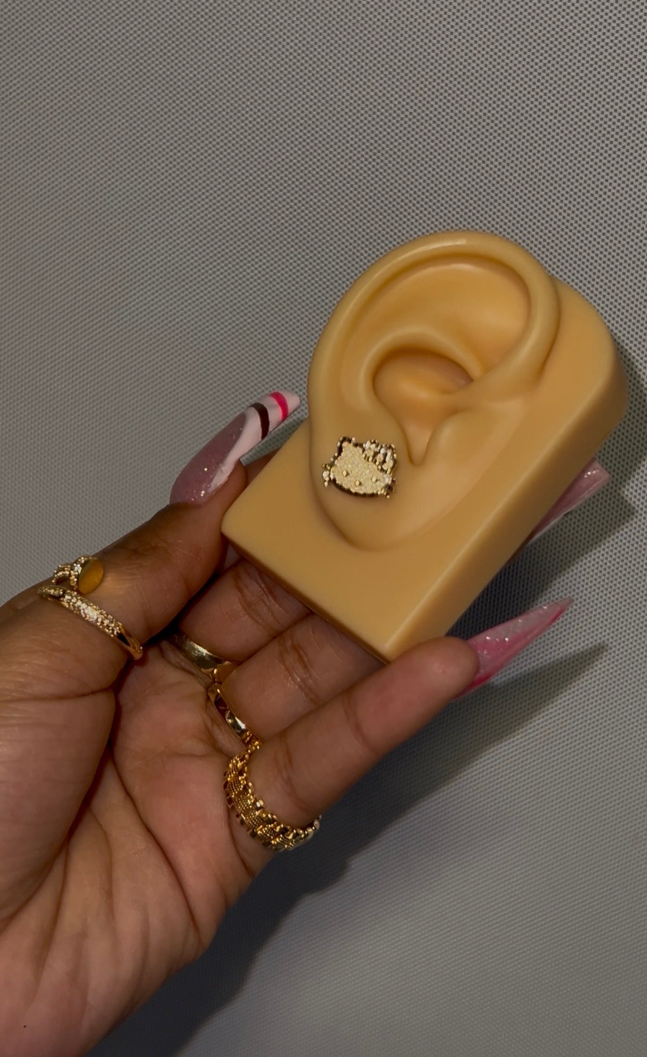 HK Face Studs