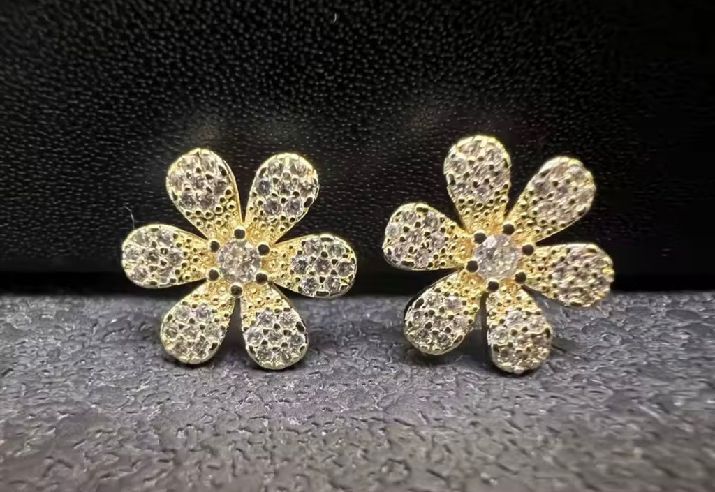 Daisy Studs